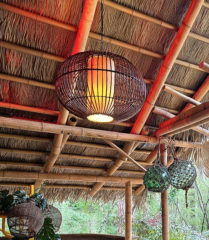 detalle de textura palma sintética resistente Panamá clima tropical